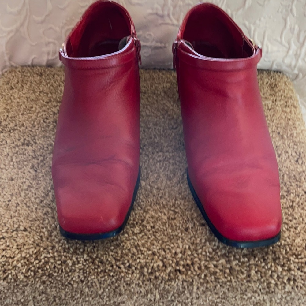 Red Aj Valenci ankle boots